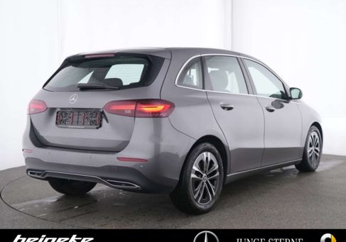 Mercedes-Benz B 180, 2025 3