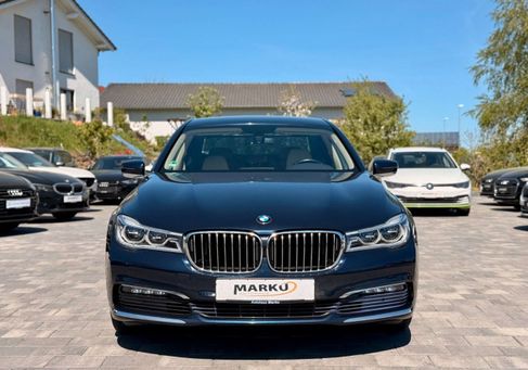BMW 730, 2017