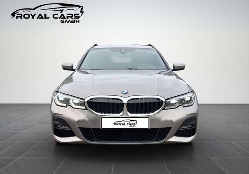 BMW 330, 2022