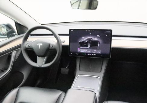 Tesla Model Y, 2022 3