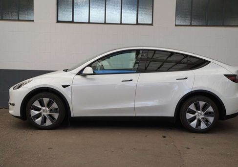 Tesla Model Y, 2022