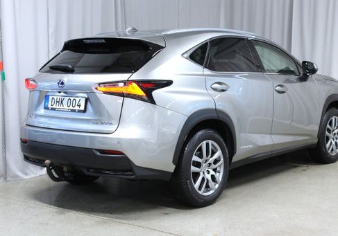 Lexus NX, 2016