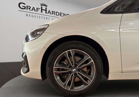 BMW 218, 2019 3