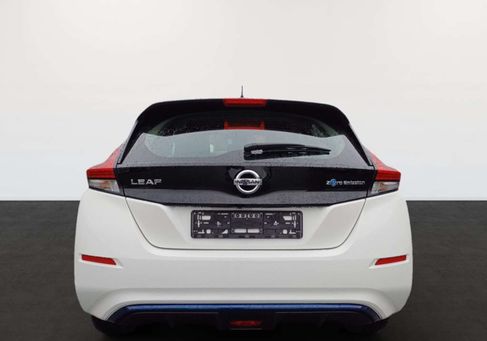 Nissan Leaf, 2021 3