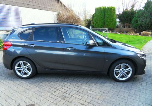 BMW 225, 2019