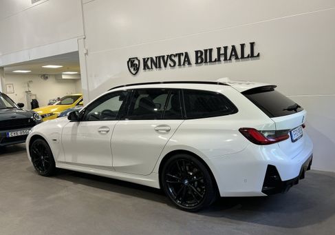 BMW 330, 2023