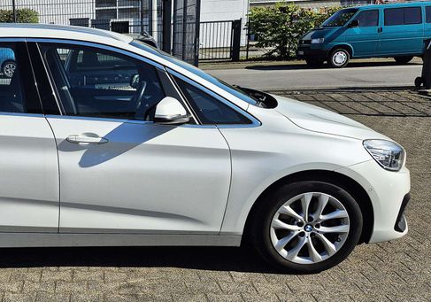 BMW 220, 2020 3