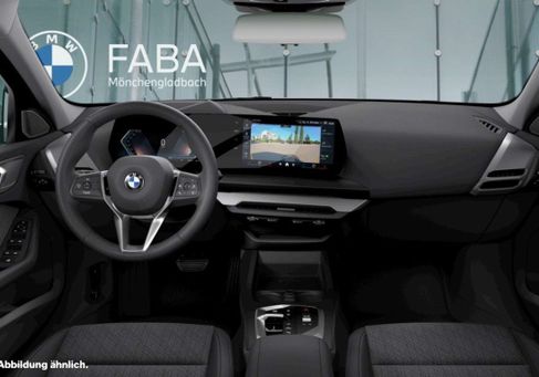 BMW 120, 2025 3