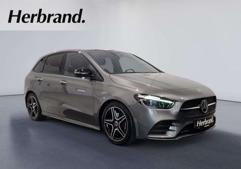 Mercedes-Benz B 180, 2023