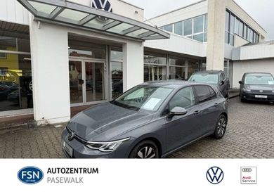 Volkswagen Golf, 2023