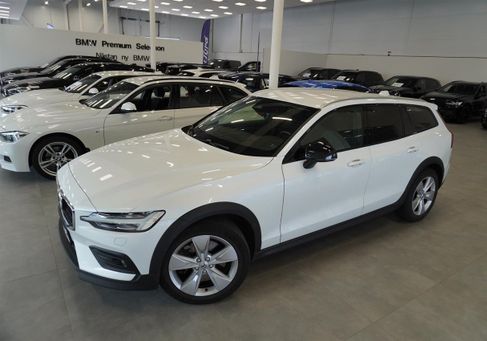 Volvo V60 Cross Country, 2023