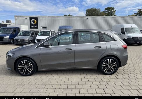 Mercedes-Benz B 180, 2025 2