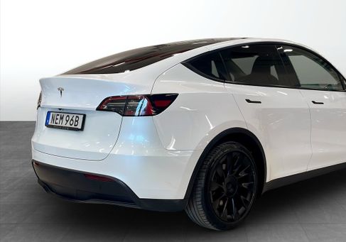 Tesla Model Y, 2023