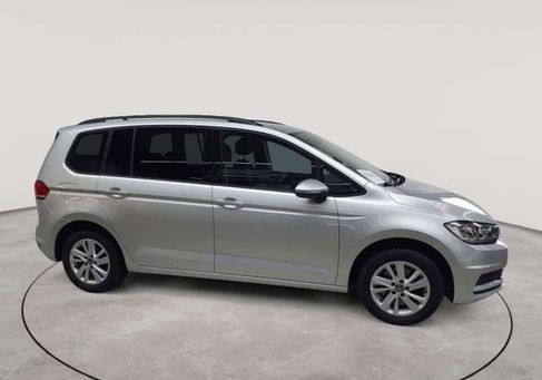 Volkswagen Touran, 2021 3