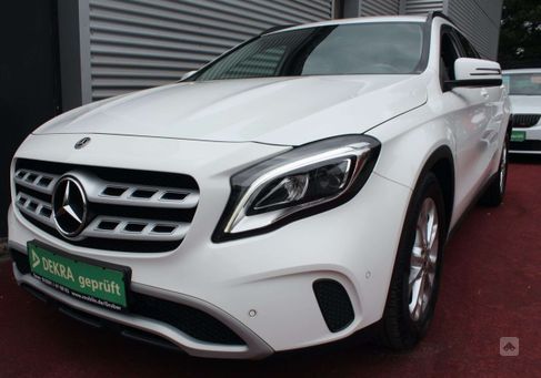 Mercedes-Benz GLA 180, 2020