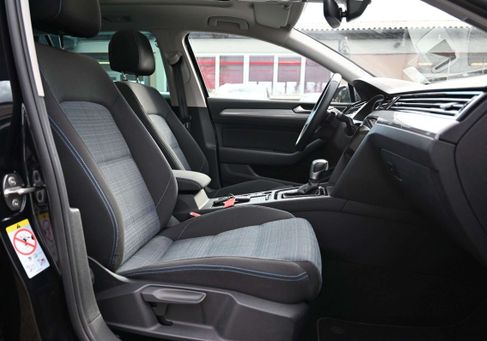 Volkswagen Passat Variant, 2022