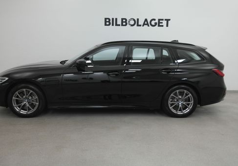 BMW 330, 2021