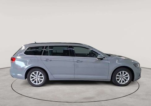 Volkswagen Passat, 2023
