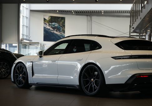 Porsche Taycan, 2023