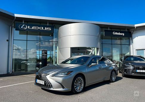 Lexus ES, 2023
