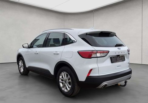 Ford Kuga, 2022 3