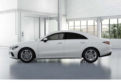 Mercedes-Benz CLA 180, 2025 2