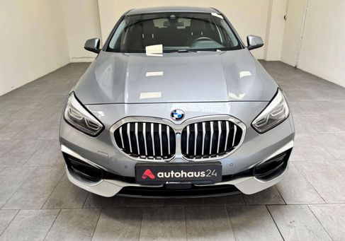 BMW 118, 2022
