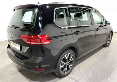 Volkswagen Touran, 2021 3