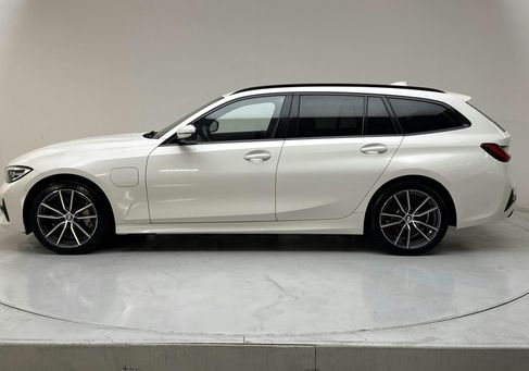 BMW 330, 2021