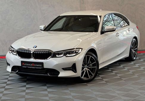 BMW 330, 2021