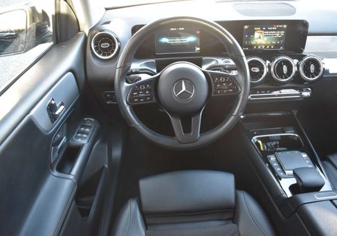 Mercedes-Benz GLB 200, 2021