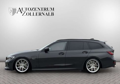 BMW 330, 2022 3