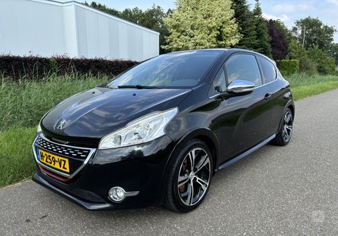 Peugeot 208, 2013