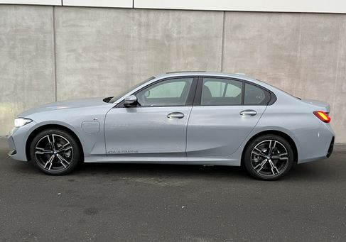 BMW 330, 2026 2