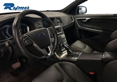 Volvo V60 Cross Country, 2018