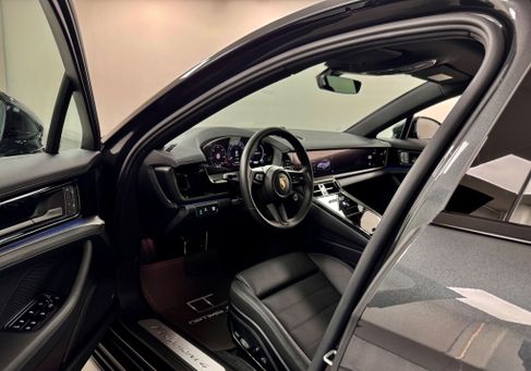 Porsche Panamera, 2024