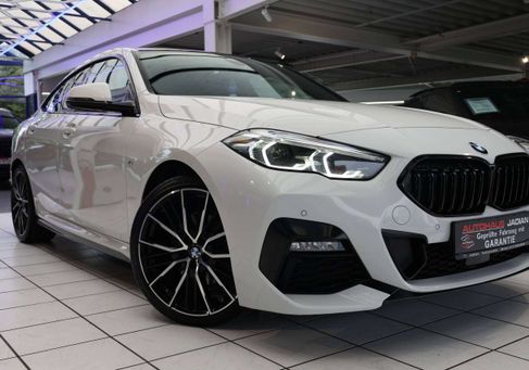 BMW 218, 2020