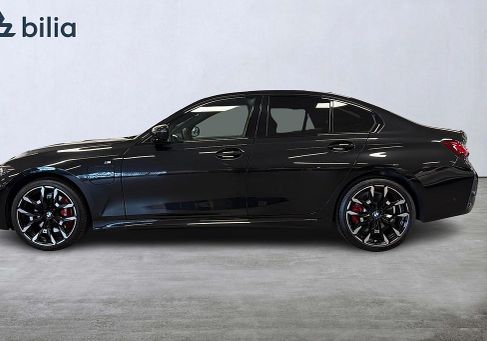 BMW 330, 2025