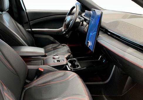 Ford Mustang Mach-E, 2021