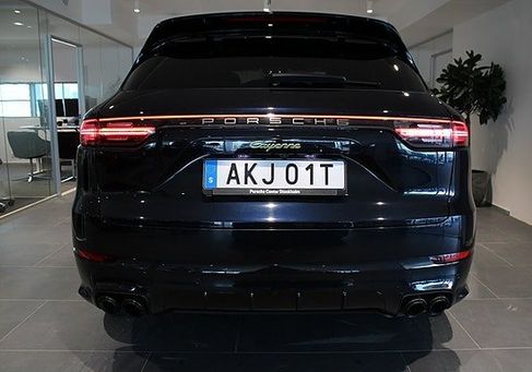 Porsche Cayenne, 2023