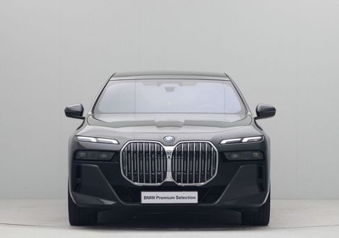 BMW 750, 2024