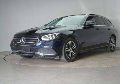 Mercedes-Benz E 300, 2023 3