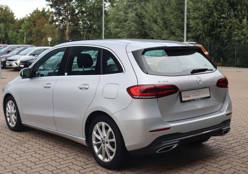 Mercedes-Benz B 180, 2019 3