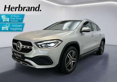 Mercedes-Benz GLA 200, 2022