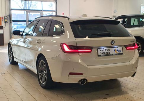 BMW 318, 2022