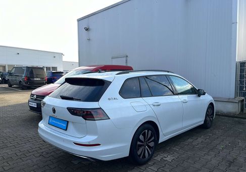 Volkswagen Golf, 2024 3