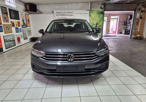 Volkswagen Passat, 2021