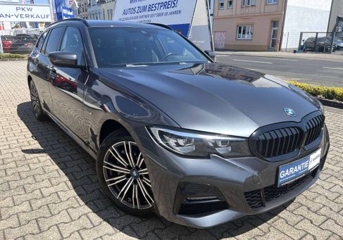 BMW 330, 2022
