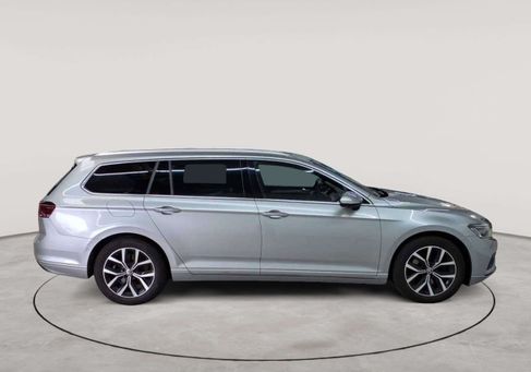 Volkswagen Passat, 2023