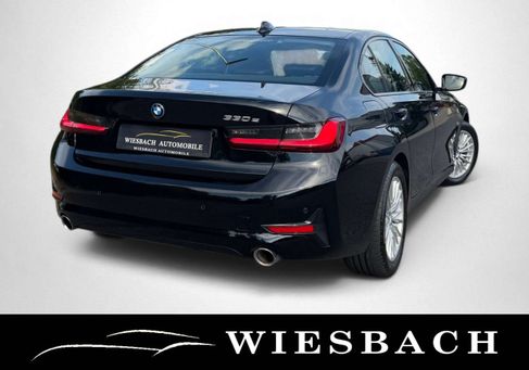 BMW 330, 2022